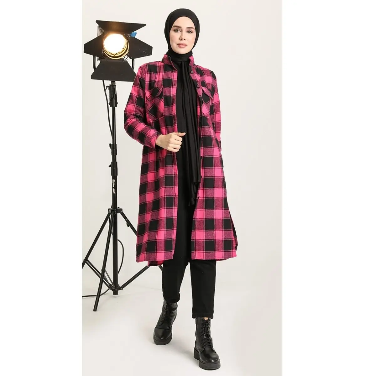 

Plaid Patterned Lumberjack Tunic Pocket Buttoned Long Sleeve Unlined Shirt Collar Winter Seasonal Muslim Fashion Hijab Clothing