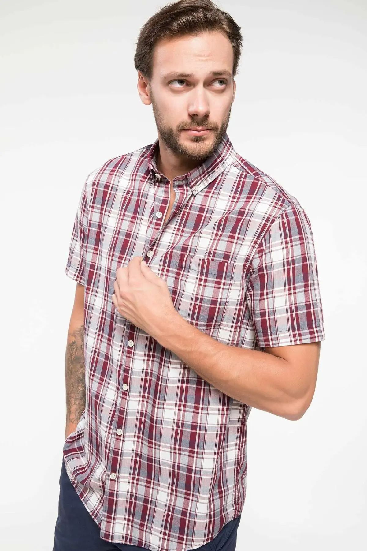 Мужская рубашка с коротким рукавом DeFacto красная Повседневная в клетку топ на лето