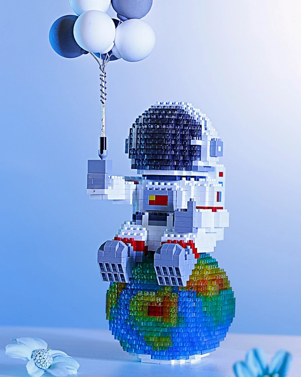 

Hot Sale Astronaut Building Blocks Assembly Toys Boys and Girls Confession Balloon Astronaut Ornaments Bricks 2022 Gift