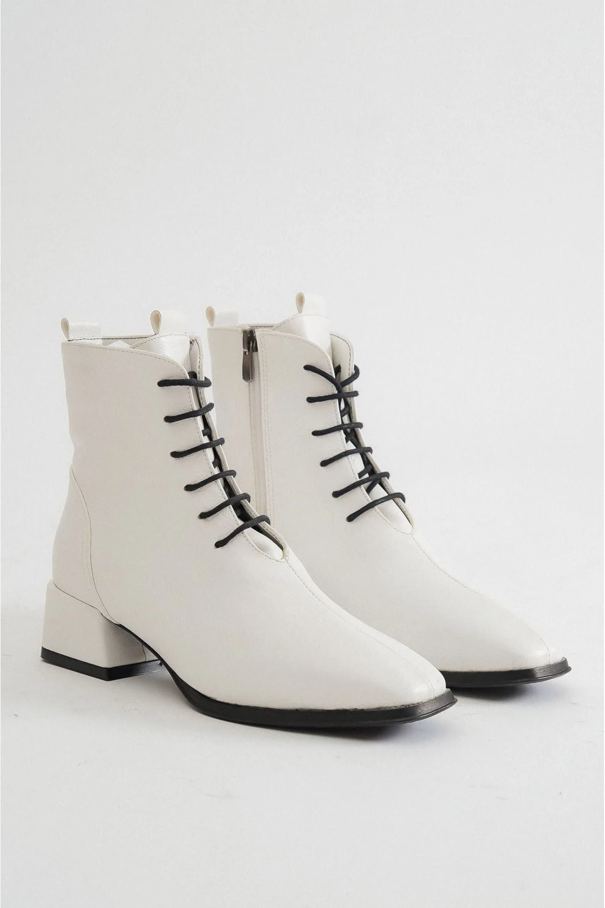 

Women's White Boots - TR9035CLB