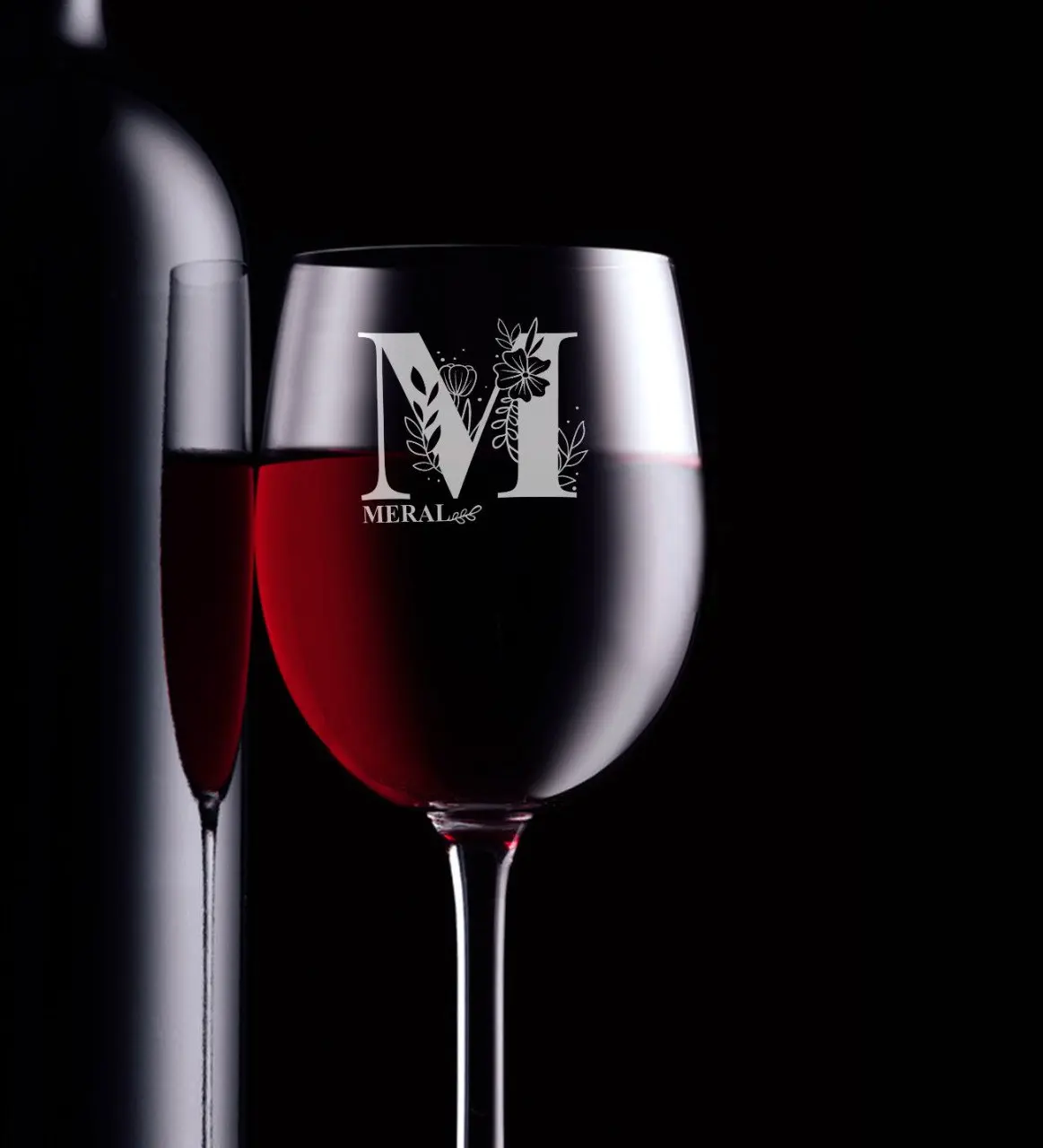 

Персонализированные буквы м головы и вино алкоголь Кубок Ночная музыка развлечения надежное качество специальный дизайн красный