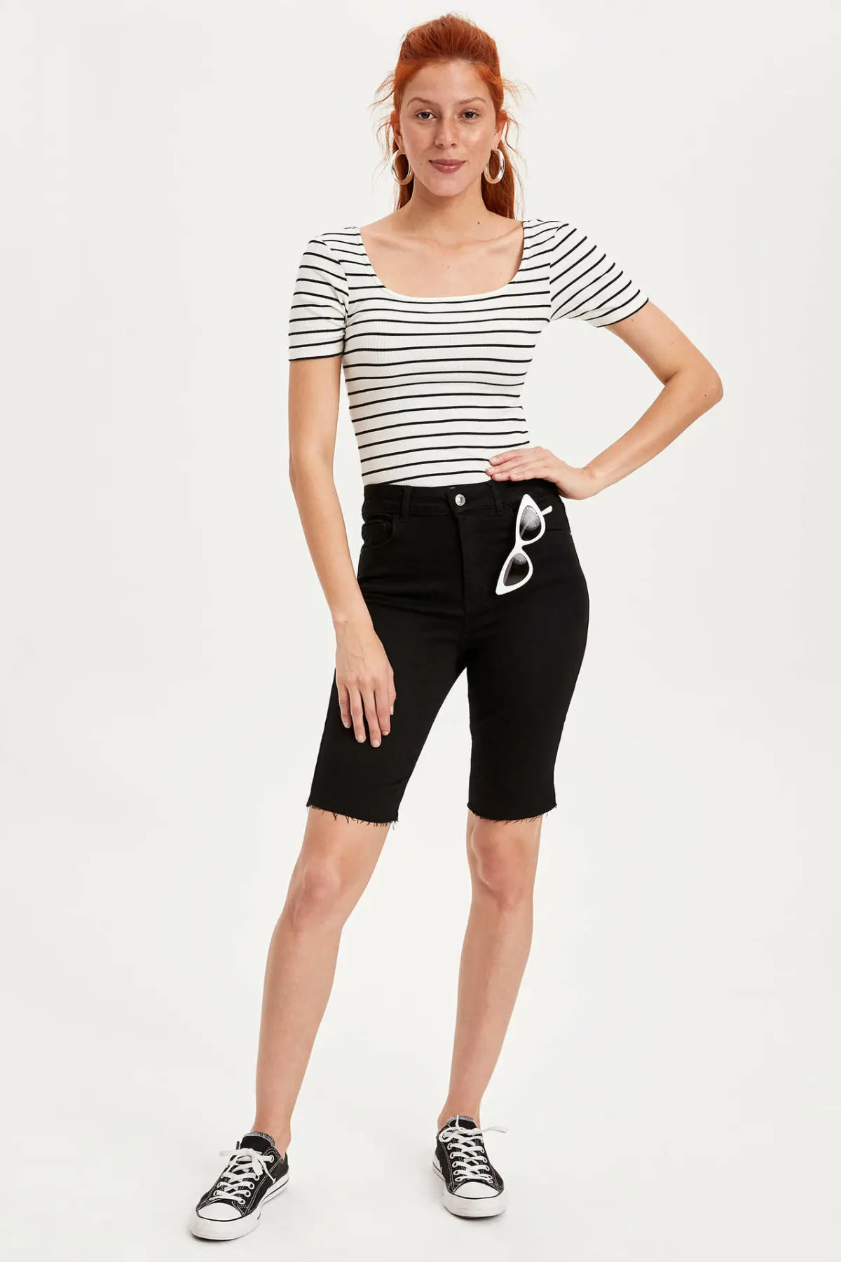 Женская футболка с коротким рукавом DeFacto Повседневная в черно-белую полоску