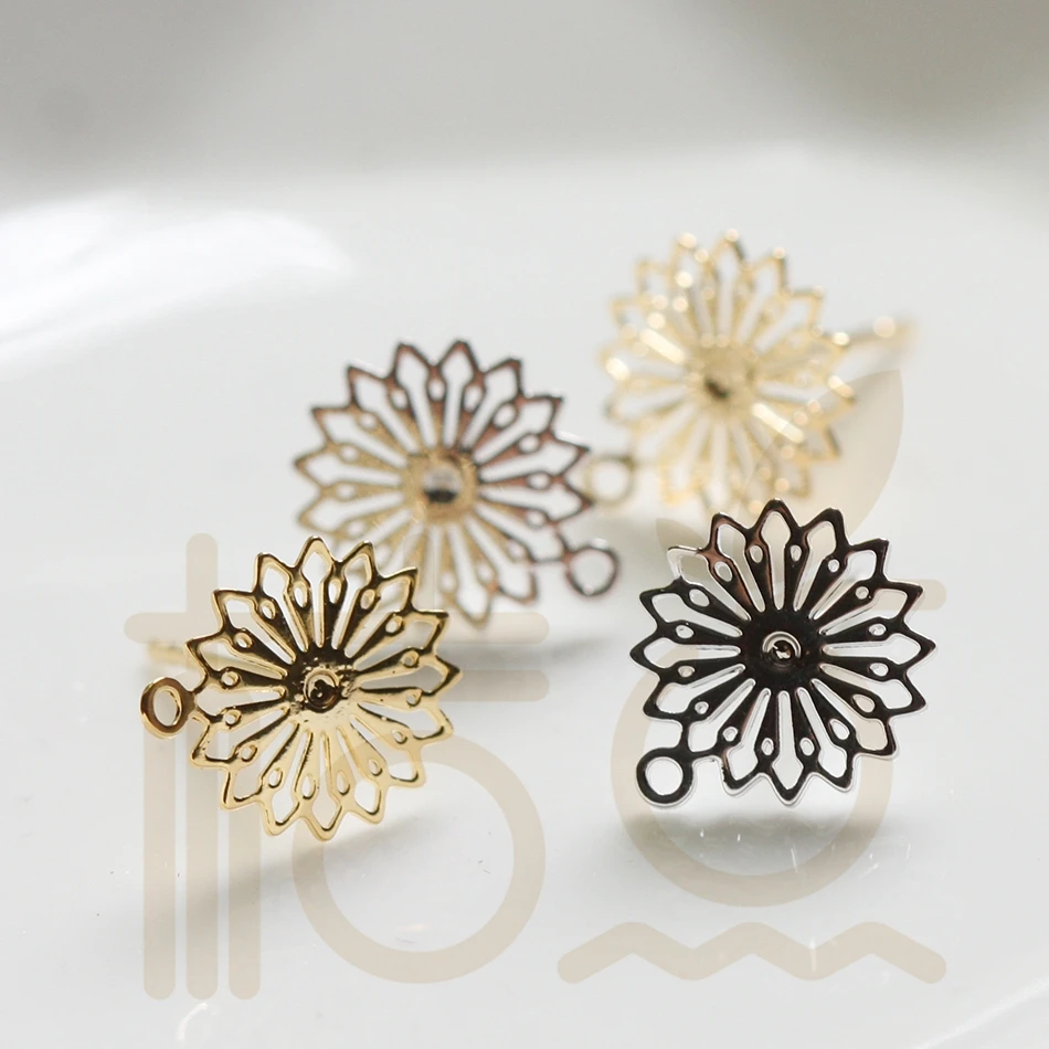 2 шт. (одна пара) позолоченные латунные серьги гвоздики с цветами 12x10x14 мм