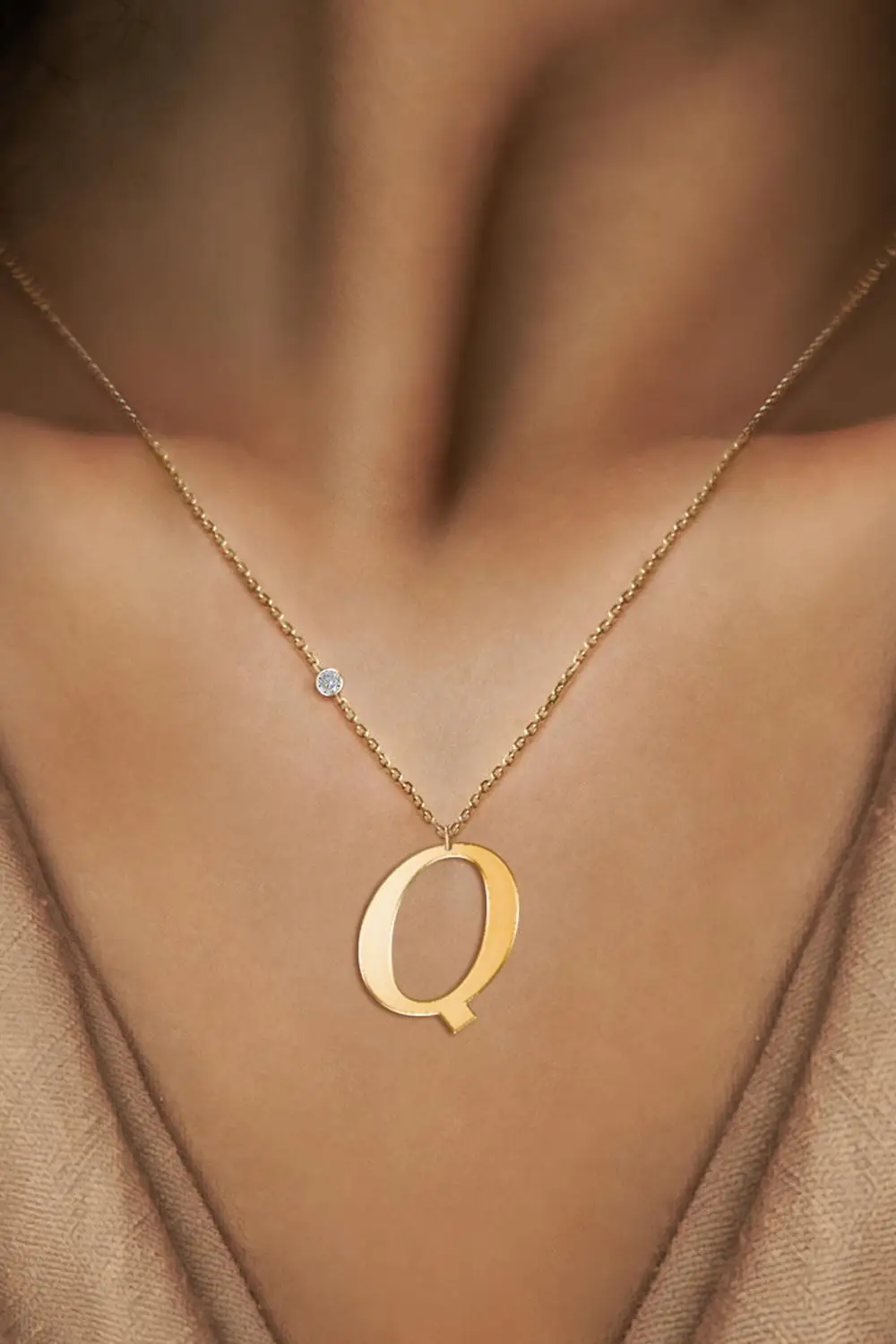 

18K Gold Q Letter Necklace European and American Minimalist Jewelry Gift For Women