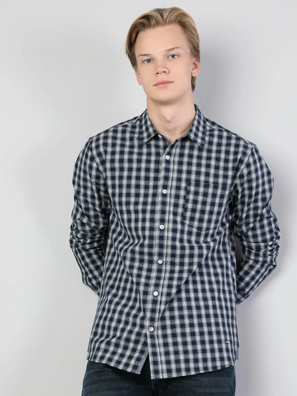 

Colins Men Slim Fit Navy Long Sleeve Shirt