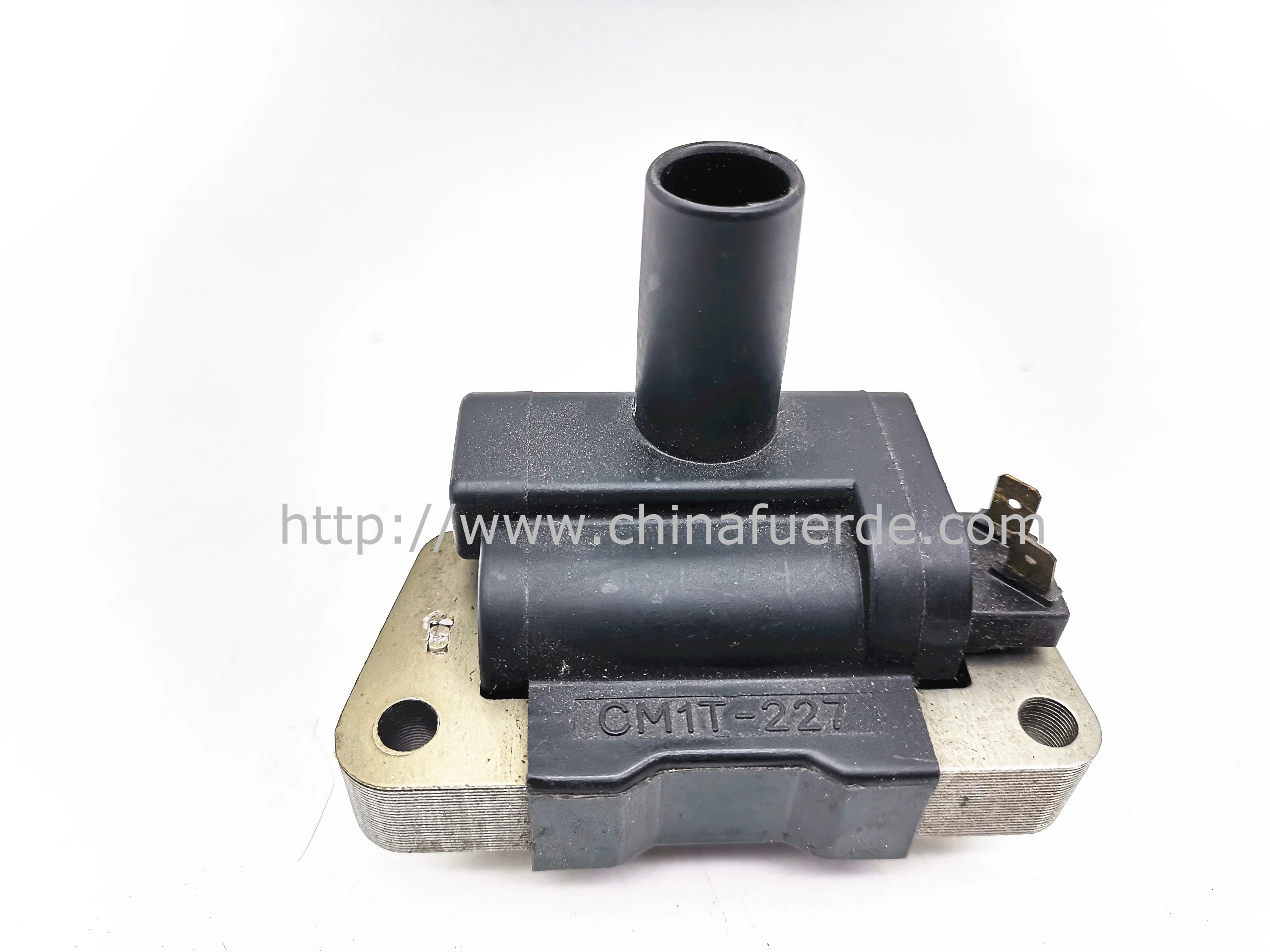 Катушка зажигания CM1T227 B4CM1T227 22433-F4302 22433-0M200 90919-02200 22100-9E001 22100-0M300 UF596 Подходит для NISSAN