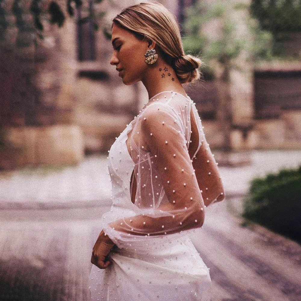 Женское свадебное платье из фатина белое с длинным рукавом V-образным вырезом и