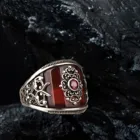 Мужское кольцо из серебра 925 пробы с красным агатом