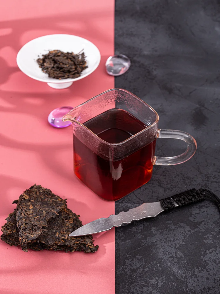 Шу Пуэр Высокогорный Гушу 2018 высшая категория Лу Е Чунь 357 г |