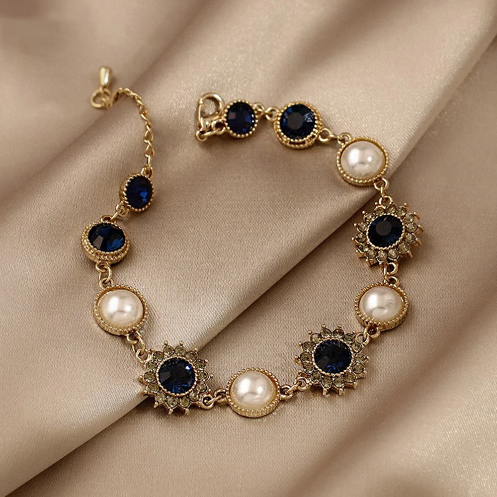 

Retro Beads Pearl Bracelet Gothic Style Crystal Bracelets for Women on Hand Gold Color Luxury Vintage Jewelry Accessories Gift