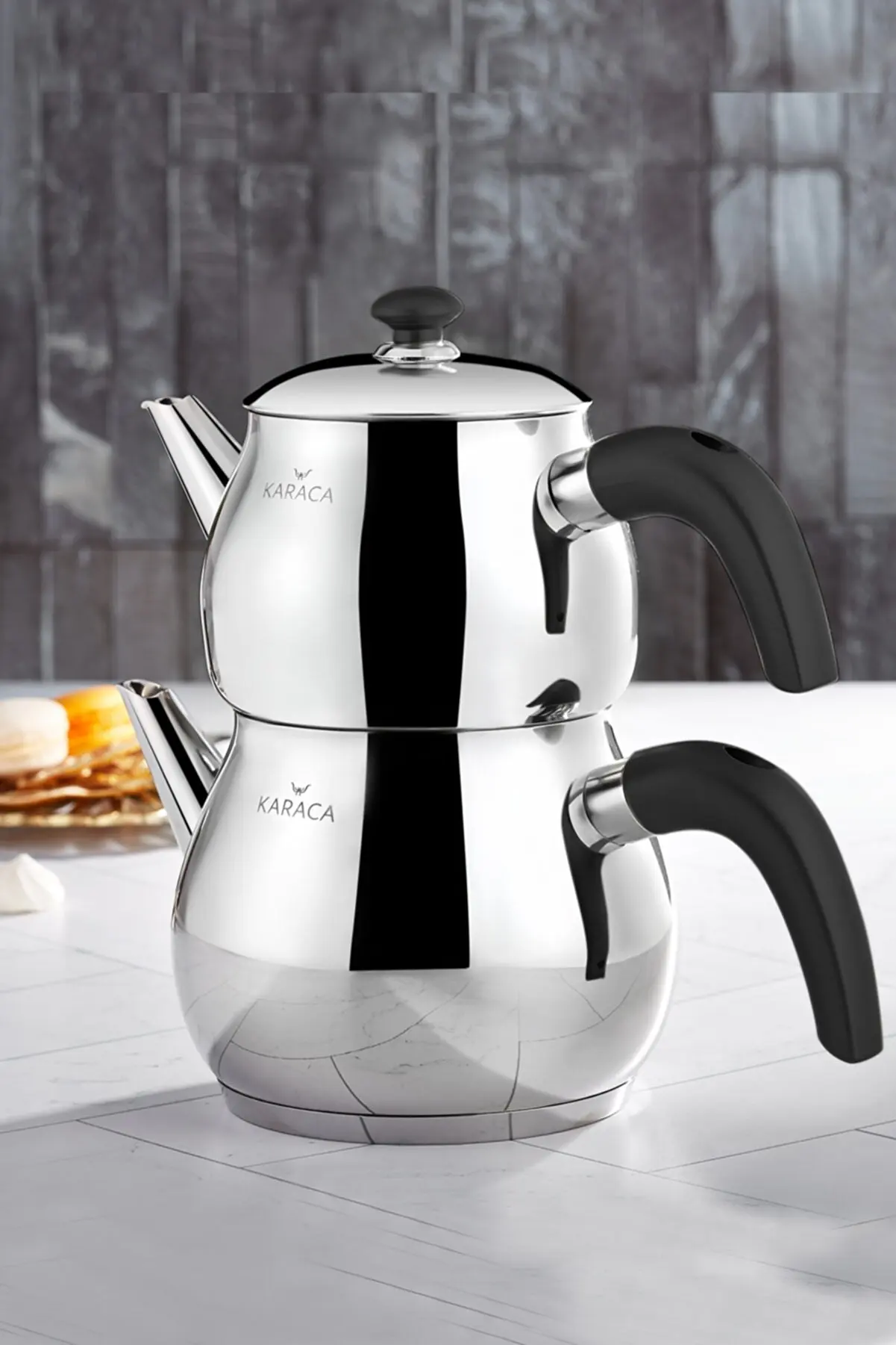 

Layla Black Teapot Set Size Teapot: 1 Lt + Teapot Lid Material: 18/10 Stainless Steel There is a self-sieve