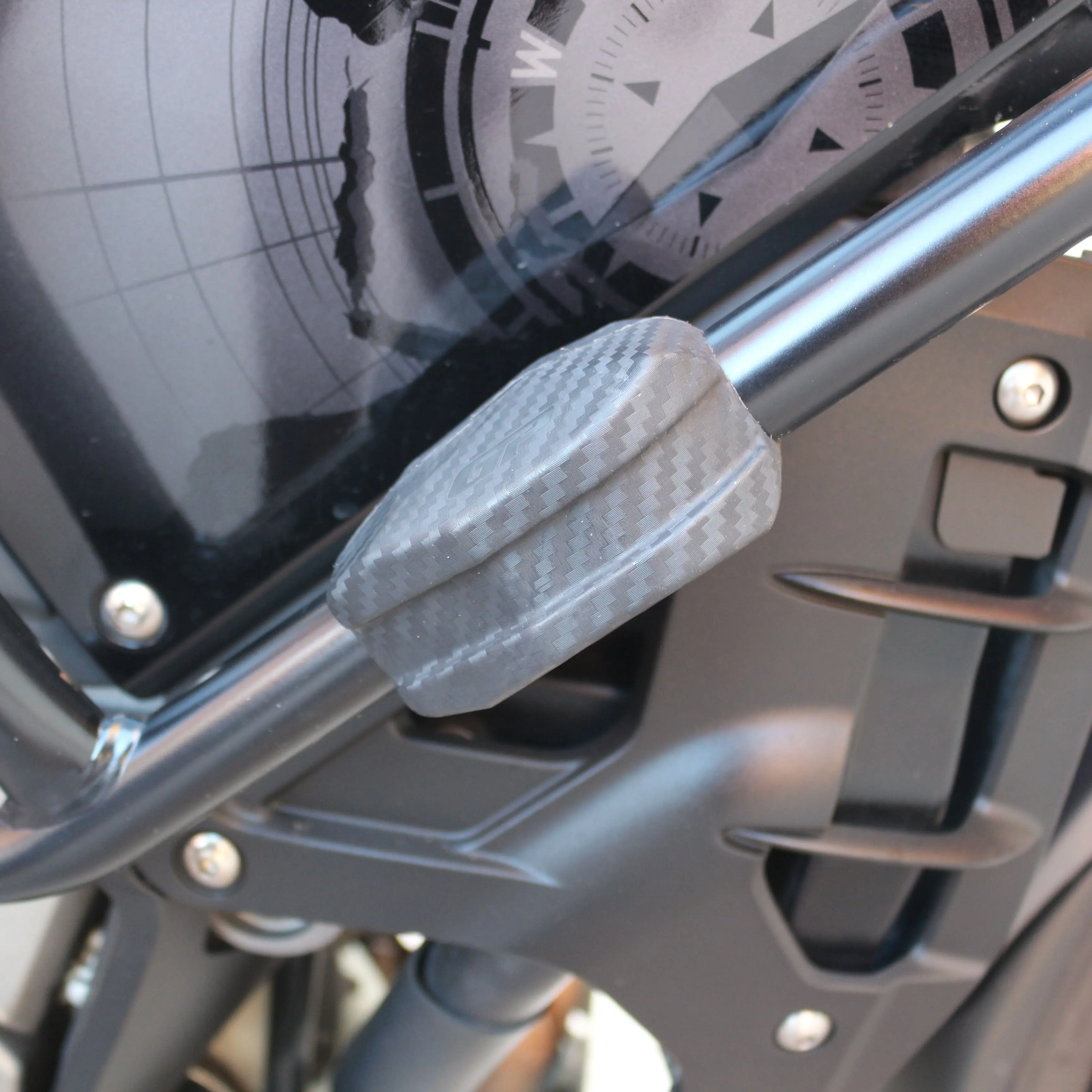 

Пластиковый ползунок GP Kompozit для защиты двигателя Honda CB 250 R