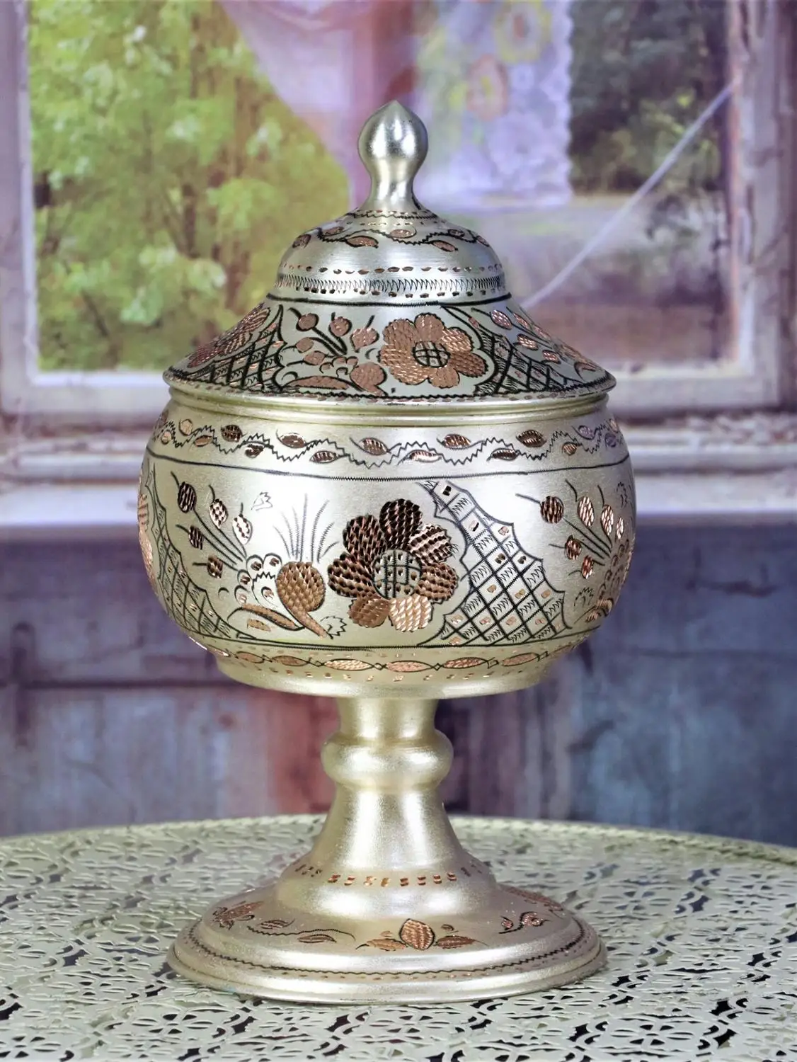

l iek Gml Ayakl Byk Bakr ekerlik (1254)