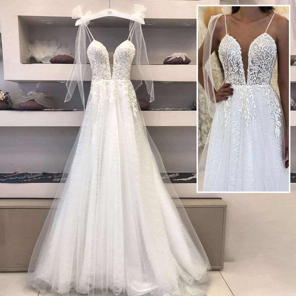 

CocoMylody Simple White Boho Deep V-Neck Sexy Wedding Dress 2022 Sleeveless Robe Boheme Glitter Tulle New Mariage Bridal Gown