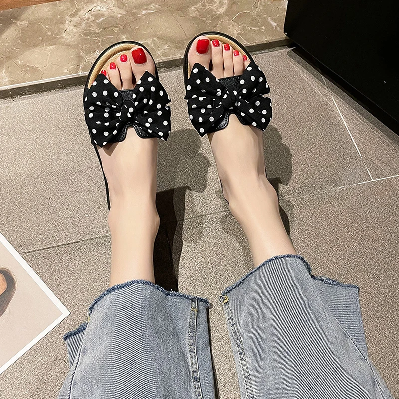 

Spring/Summer 2021 new solid color round toe flat bottom ladies flip flops 1586