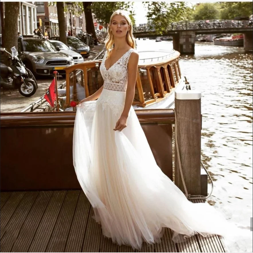 

Lover Kiss Bohemian Lace Wedding Dress 2022 V-Neck Appliques Floor Length Backless Tulle Women Brides Lady Robe De White Sleevel