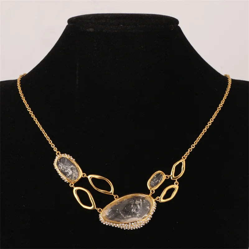 

European and American Brand Jewelry Irregular Stone Inlaid Fashion Ladies Necklace Clavicle Chain