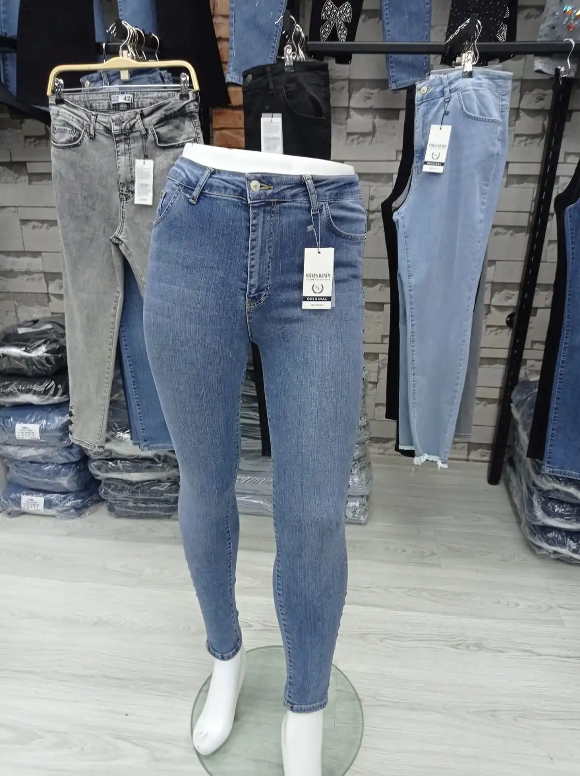 Diaves Women Plus Size High Waist Skinny Pearl Stone Pattern Detailed Blue Jeans