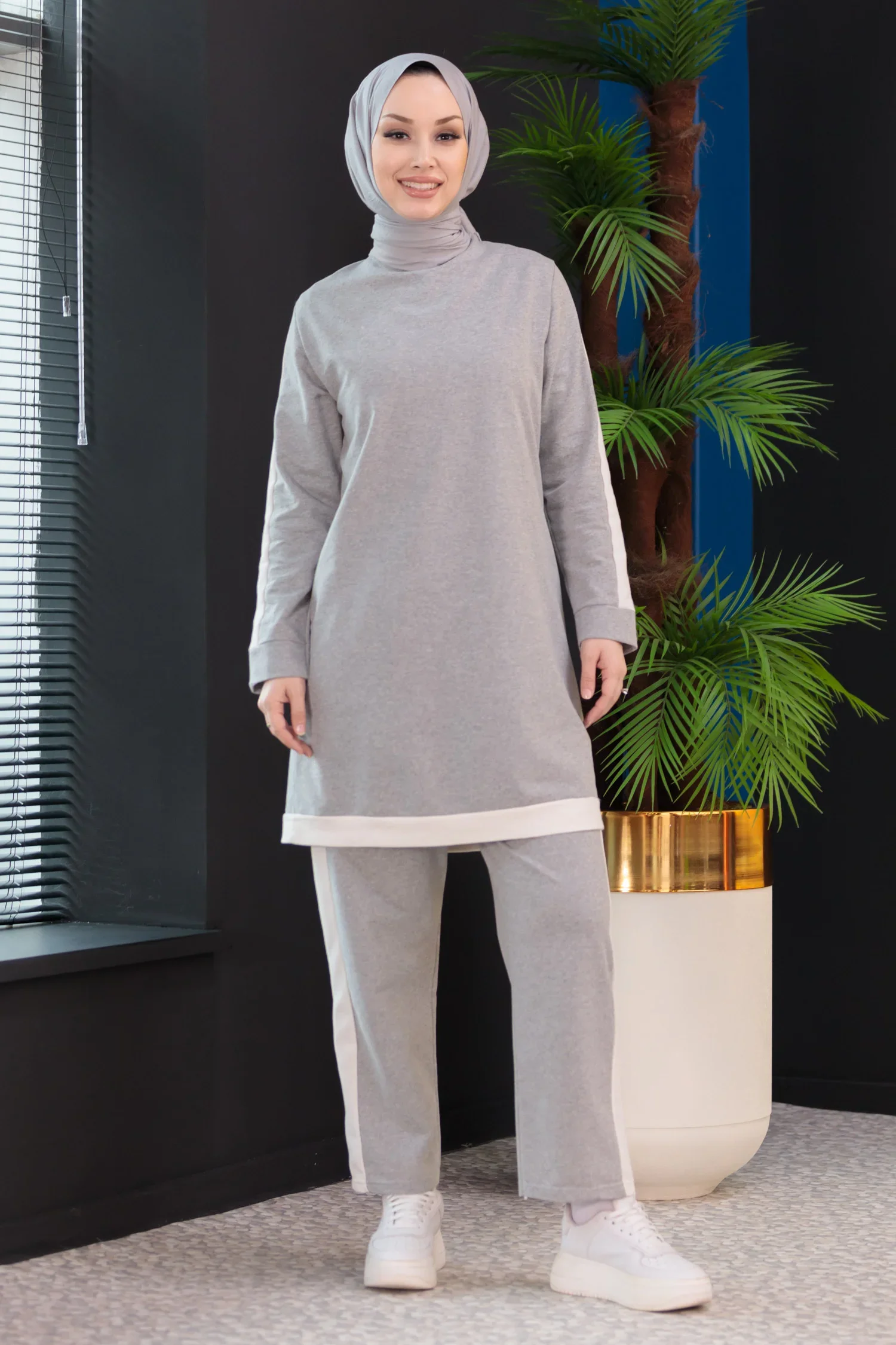 

Muslim Women 'S Dual Suit GRAY Tracksuit Set Fit To the Body And Allows Freedom Of Movement Normal Long suit