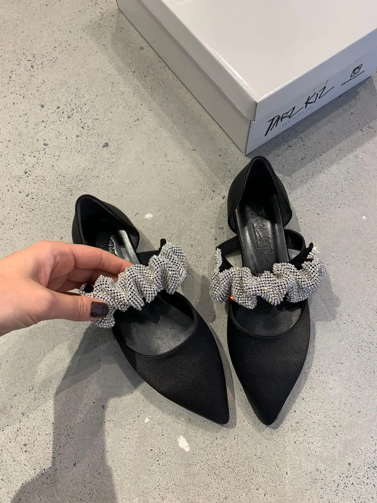 

Women's Black Satin Crystal Stone Flat Shoes Sandals Loafer Ankle Wrap Summer Spring Fashion Street Brand Luxury High Quality