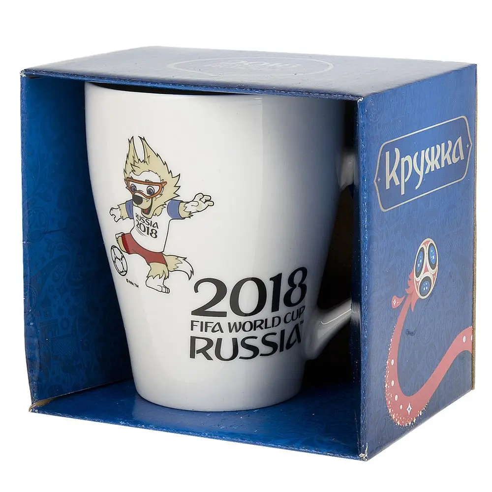 Кружка фарфоровая &quotЗабивака Бьет мяч&quot 400 мл в ПУ FIFA World Cup Russia 2018 | Дом и сад