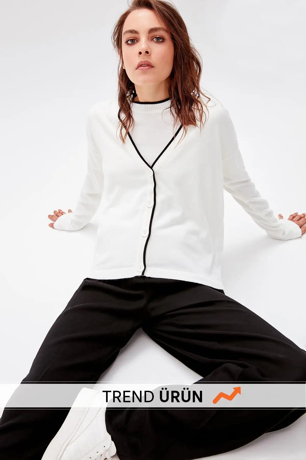 Trendyol экрю косой ленты детальный кардиган TWOAW20HI0018