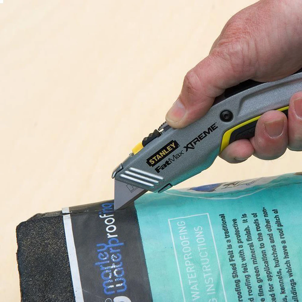 

Stanley ST 010789 Utility Knife Built-In Safety Lock Ergonamik Handle Design Patented Retractable Double throw Knife