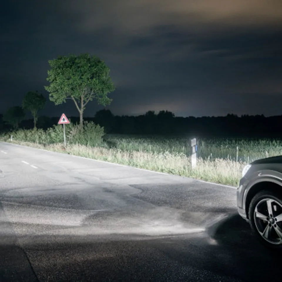 Комплект галогенных ламп Philips H7 12V 55W x-tremevision G-Force с цветовой температурой 3500K [Philips 12972xvgs2] включен.