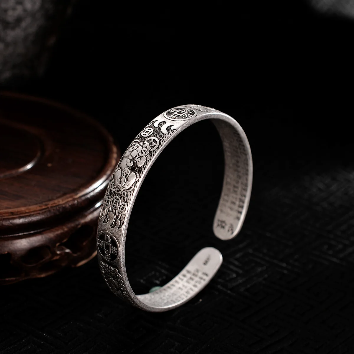 

Vintage Silver Color Bracelet For Men Copper Pixiu Good Luck Wealth Feng Shui Opening Adjustable Wristband Bangle Jewelry