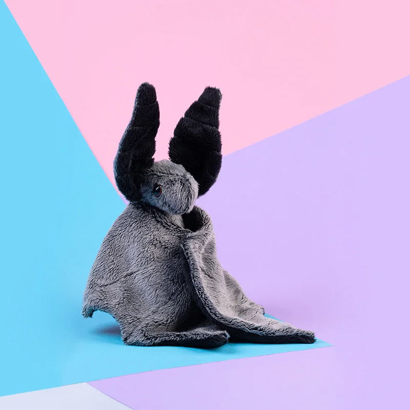 Мягкая игрушка BOOMTS летучая мышь &quotБэтти&quot пепельного цвета с магнитами в