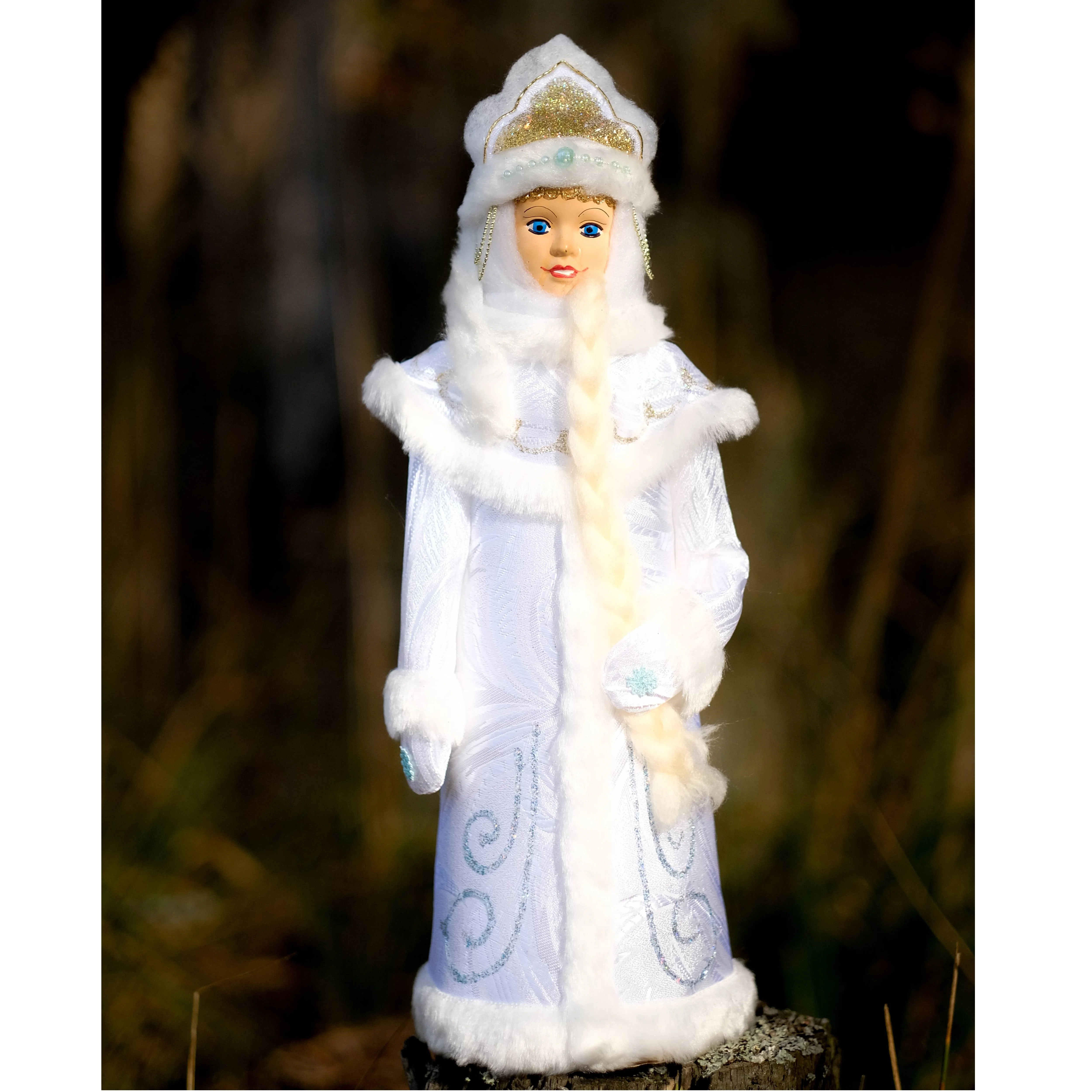 Елка снегурочка. Снегурочка под ёлку. Дед мороз и снегурочка. Снегурочка ель дакота 1. Елка снегурочка.