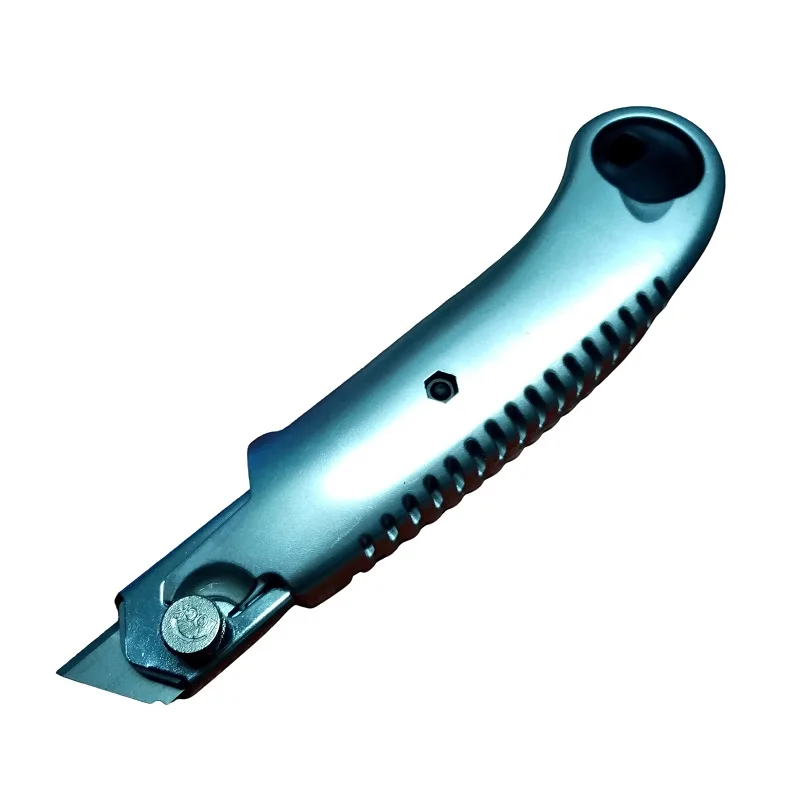 Нож строительный &quotSILVER&quot с фиксатором лезвия ширина 18мм (5 лезвий в комплекте) -