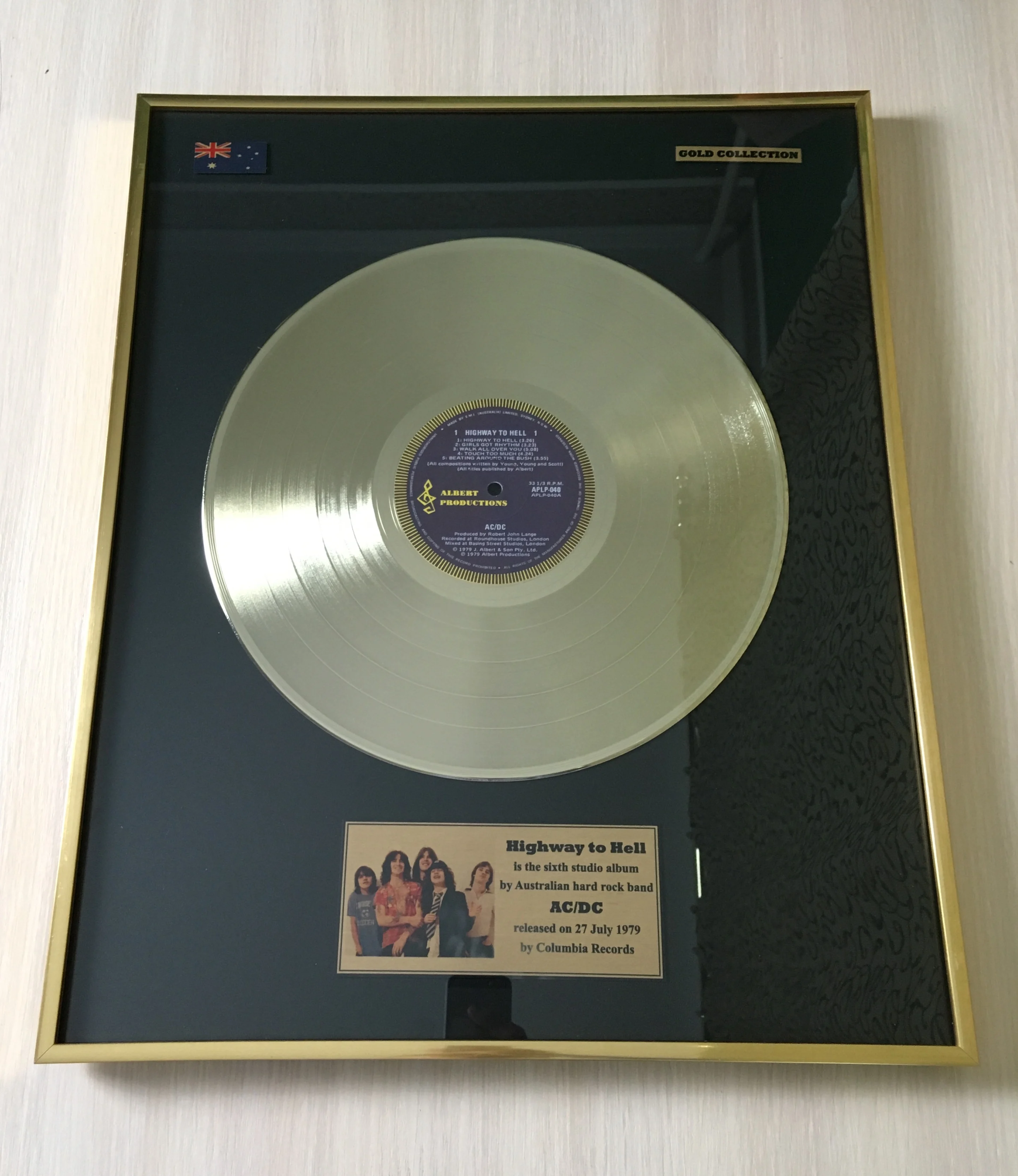 Виниловая пластинка ACDC Highway to Hell декоративная под &quotзолото&quot ATTLine|Рамка| |