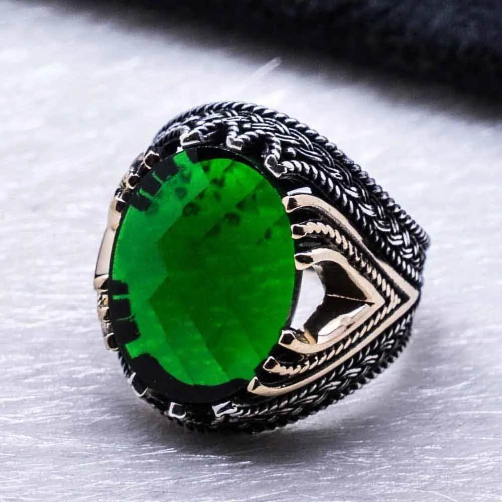 Женское серебряное кольцо с зеленым цирконием | Украшения и аксессуары