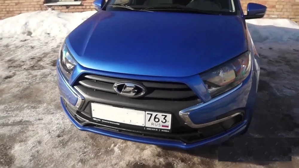 Накладка верхняя на решетку радиатора LADA GRANTA FL. Фьюжн заводскую 2190 FL Гранта c 2018г. -