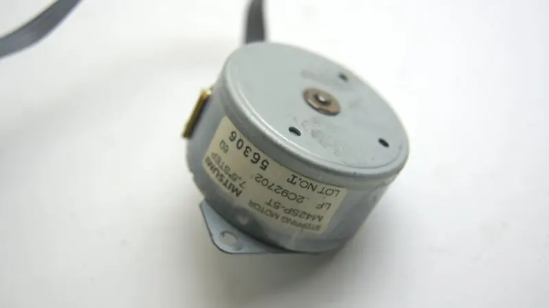 Двигатель выхода 2C927020 для Kyocera Mita KM-1620/ 2020/ KM-1635/ 2035/ KM-1650/ 2050/ KM-2550/ KM-2560/ 3060 |