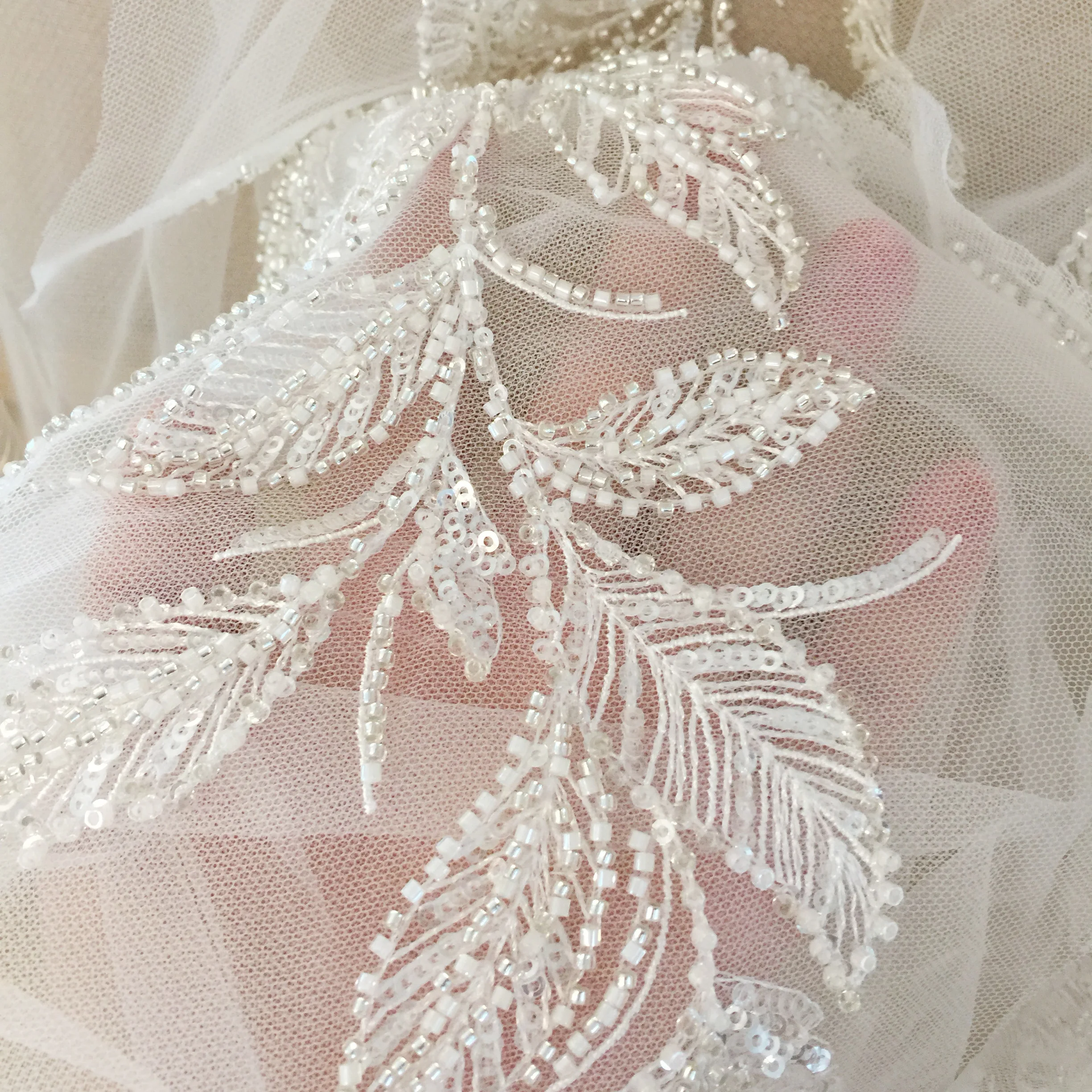 

2 Pairs 3D Beaded Leaf Embroidery Lace Applique Pair with Sequins Bridal Veil Lace Motif Patch Accessories Garter Veil Gown