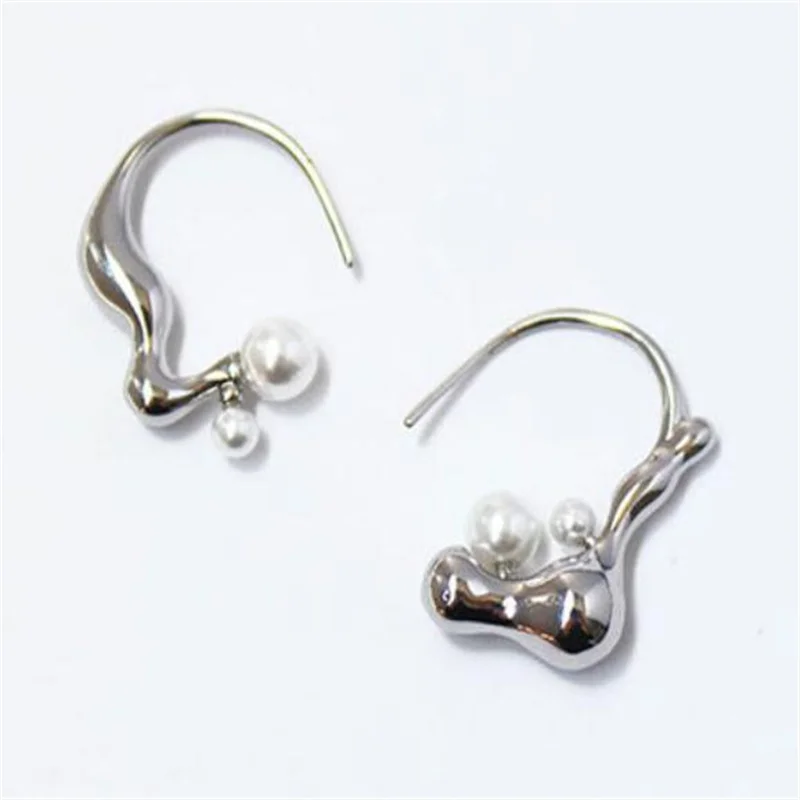

French Geometric Curved Pearl Asymmetric Fashion Commuter Earrings Women