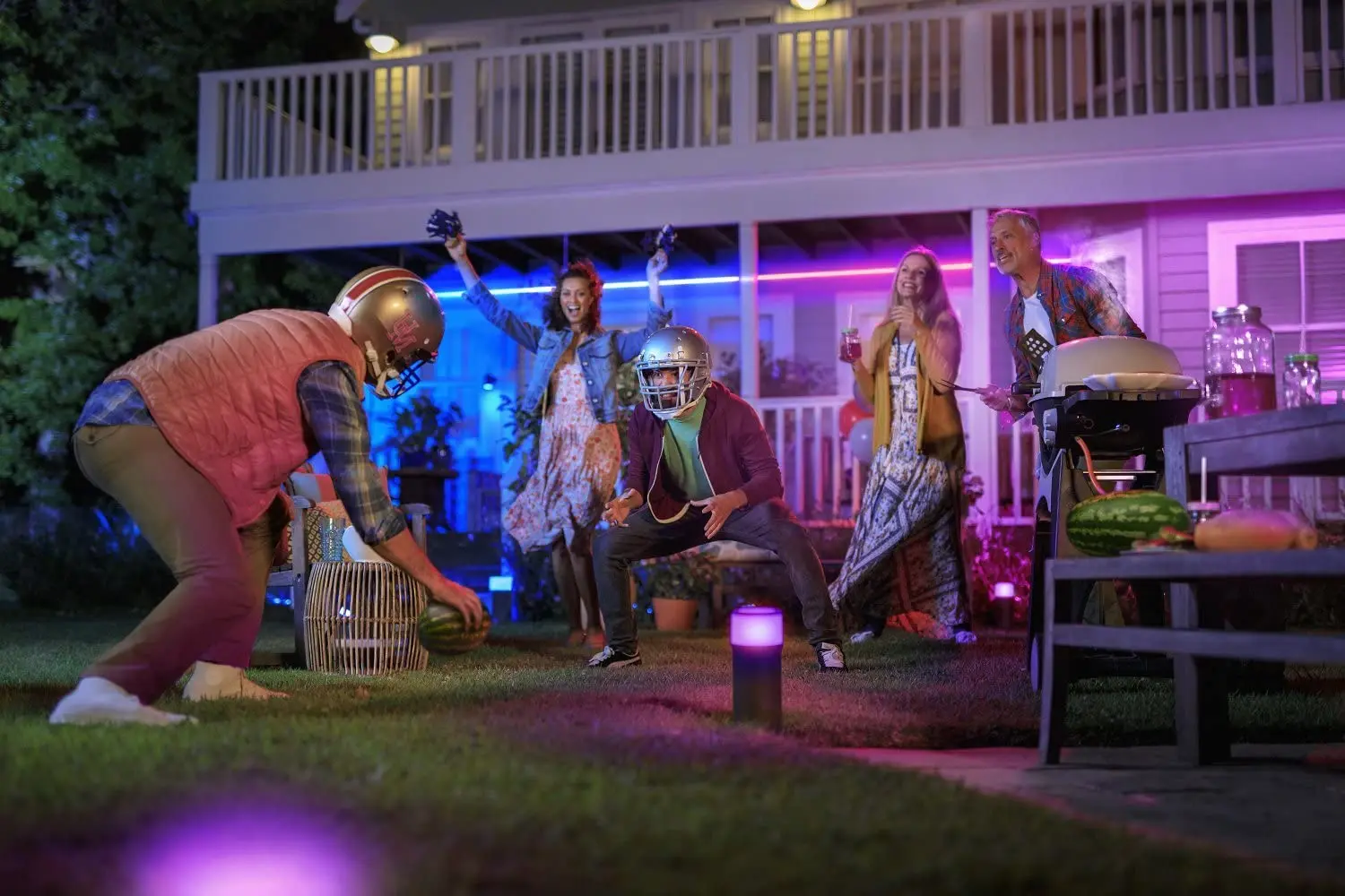 

Philips Hue Smart Outdoor Lightstrip 2m/7ft Philips Hue White & Color Ambiance Lightstrip Outdoor 2m LED Light Strip IP67