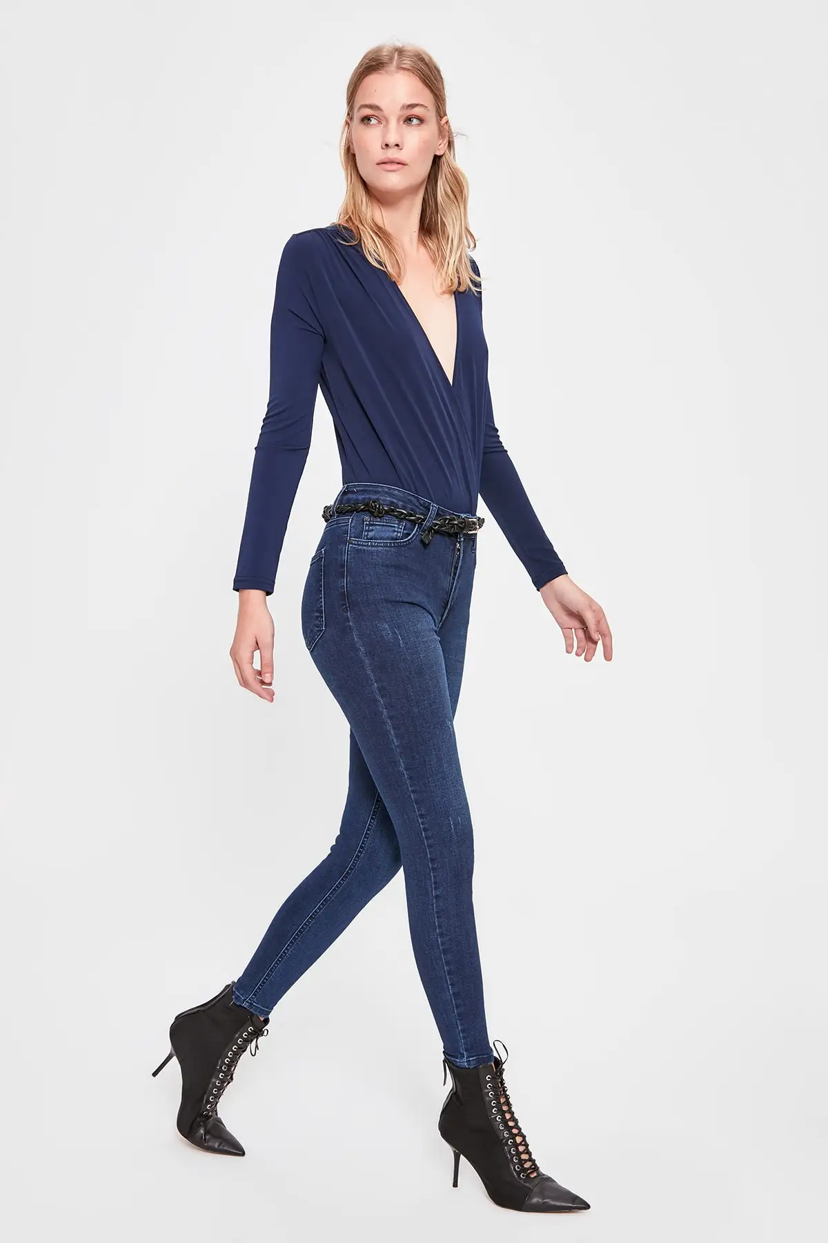 Trendyol джинсы скинни с высокой талией TWOAW20JE0255 |