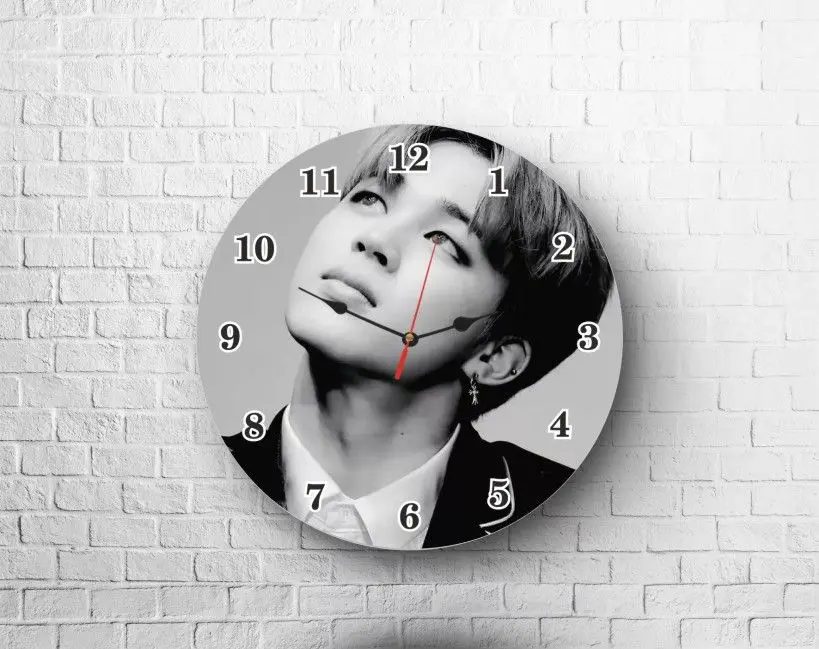 Бтс zero o'clock. Часы бтс настенные. Зеро оклок бтс. Виниловые пластинки бтс. Bts clock.