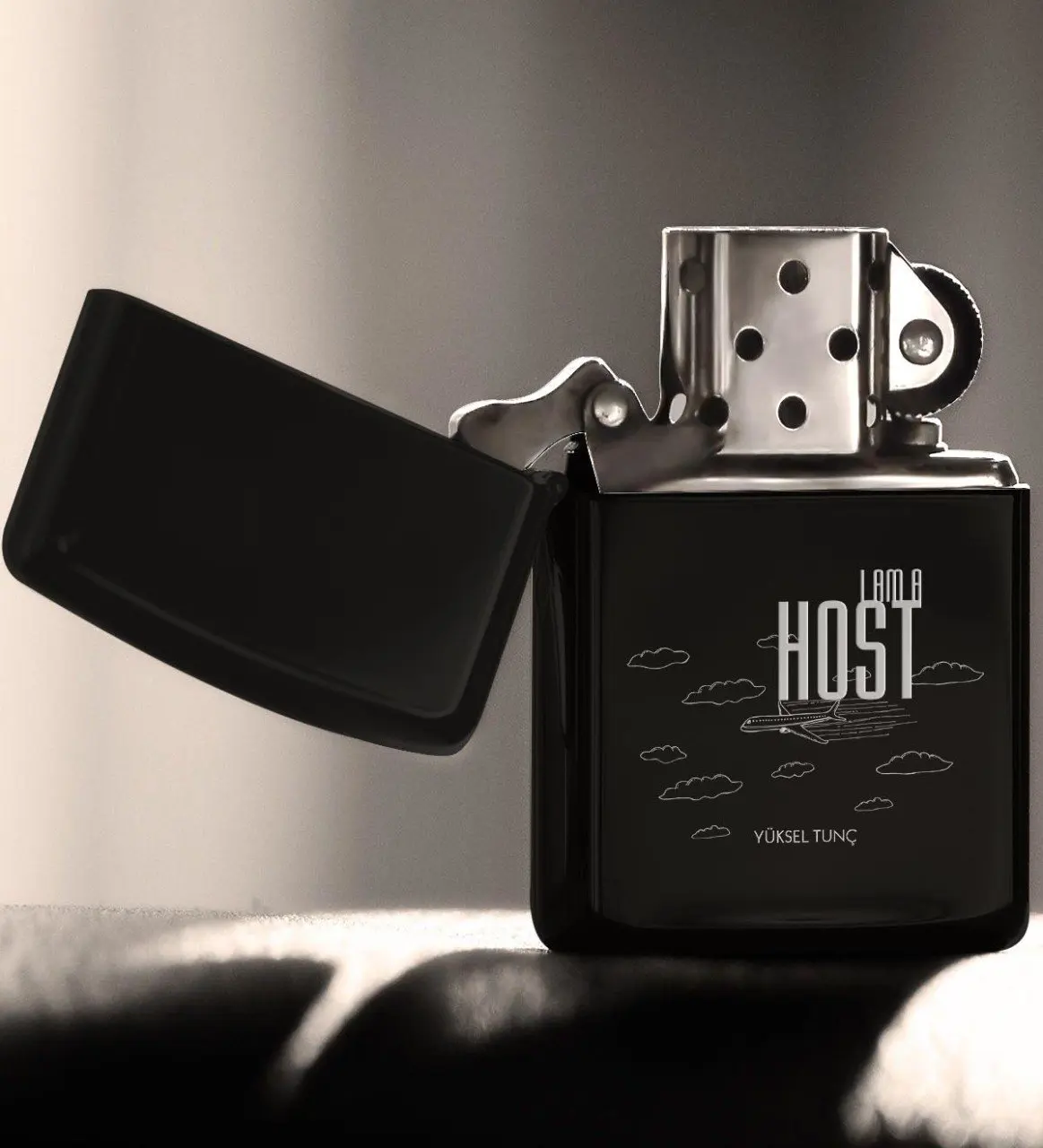 

Personalized Professional Host Gasoline Black Metal Cigarette Lighter