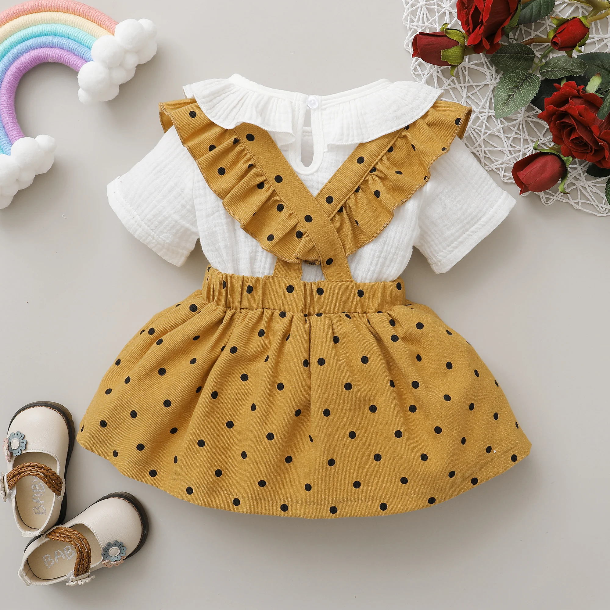 

Summer Dress For Baby Girl Short Sleeve White T-shirt And Yellow Dots Suspender Skirt Toddlers Birthday Dress Free Ship Outfits