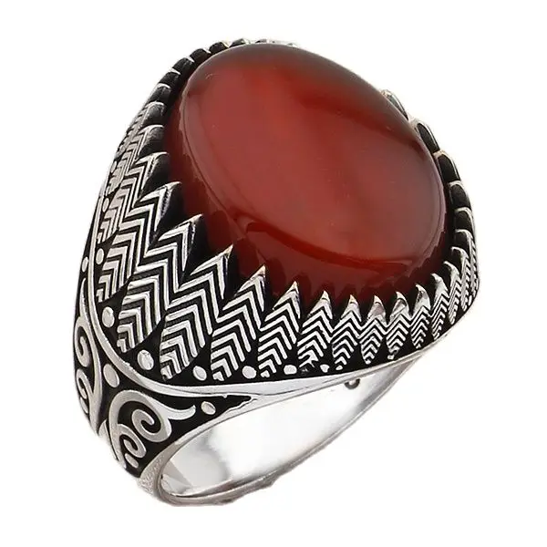 

Мужское серебряное кольцо с овальным красным агатом и натуральным камнем