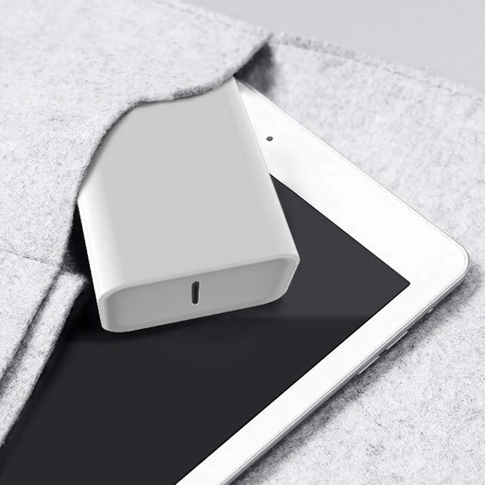 18W fast charging charger for mobile USB type C PD compatible with Android smartphone and IOS cable output type C Huawei Xiaomi