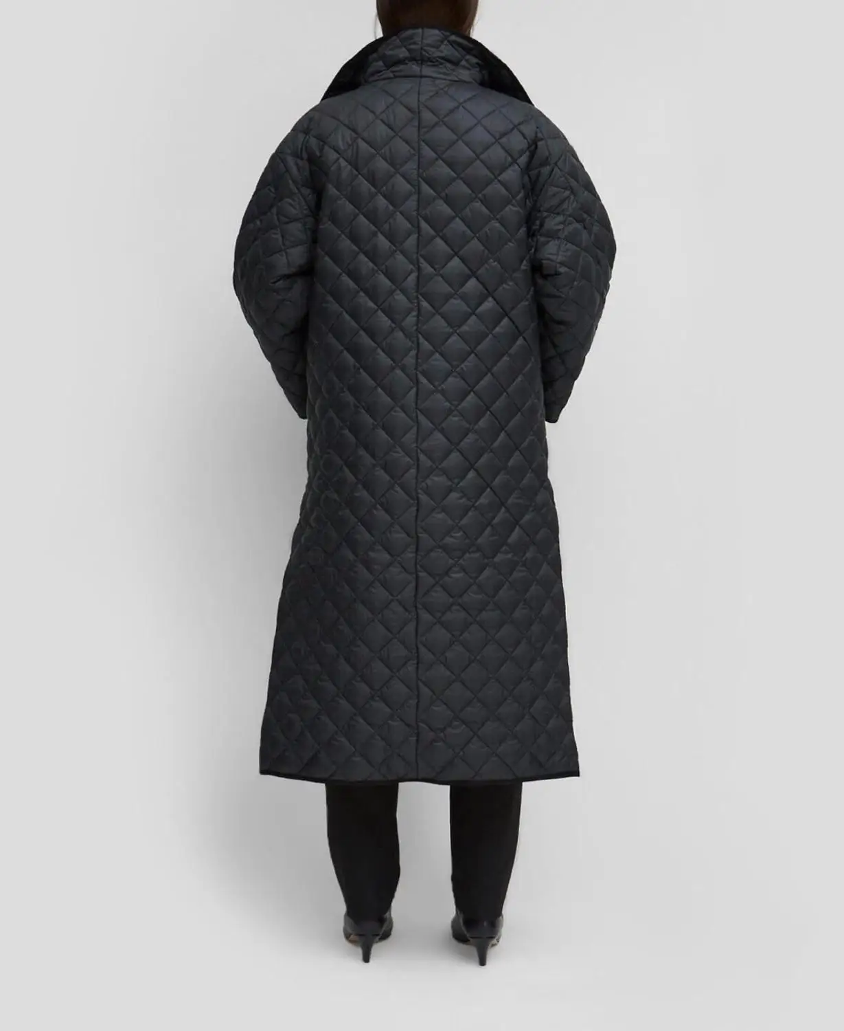 Куртка Obrix Женская Стеганая Длинная с V-образным вырезом и длинным рукавом |