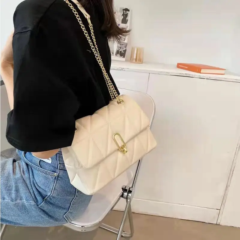 

Women's Chain Small Bag New Fashion Shoulder Bag Texture PU Diamond Pure Color Handbag Classic Messenger Small Square Bag
