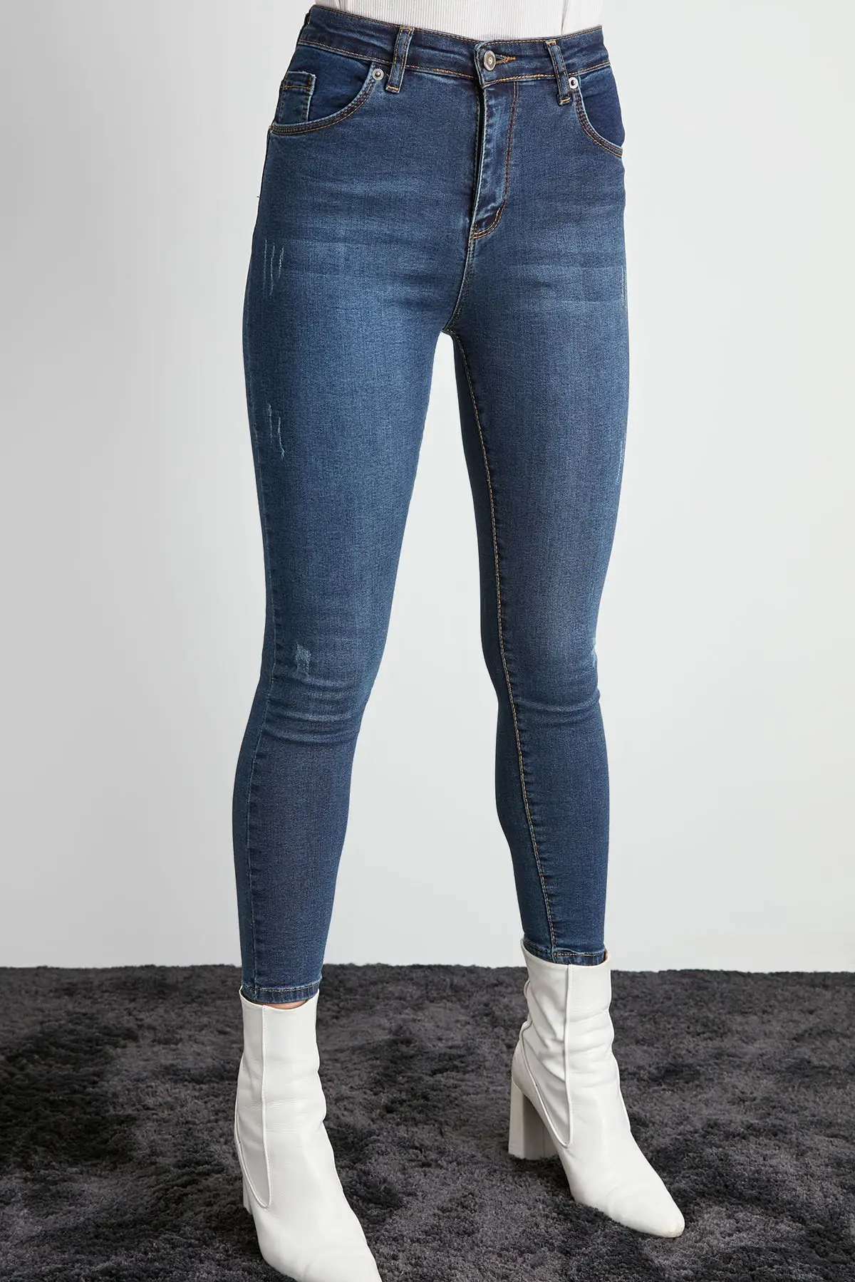Trendyol Yıpratmalı High Waist Skinny Jeans TWOAW20JE0485 |