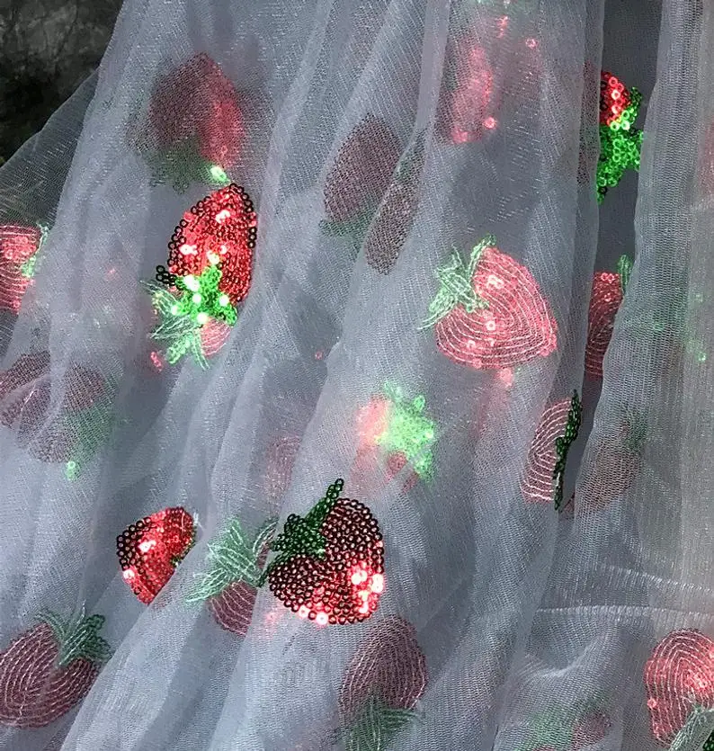 Мягкий прозрачный с блестками вышивкой в виде ягод клубники теплые штаны