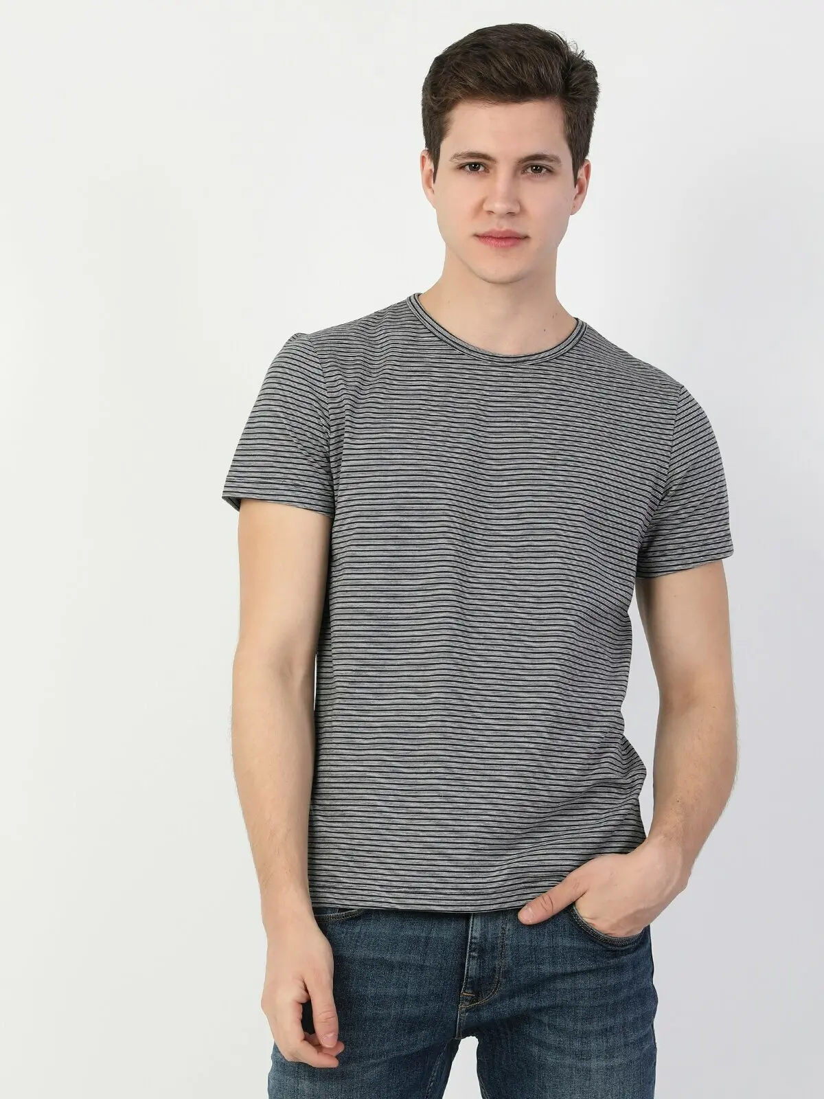 

Colins Men Regular Fit Navy Short SleeveTshirtMen's Tshirt Fashion Man Tshirts ,CL1048473